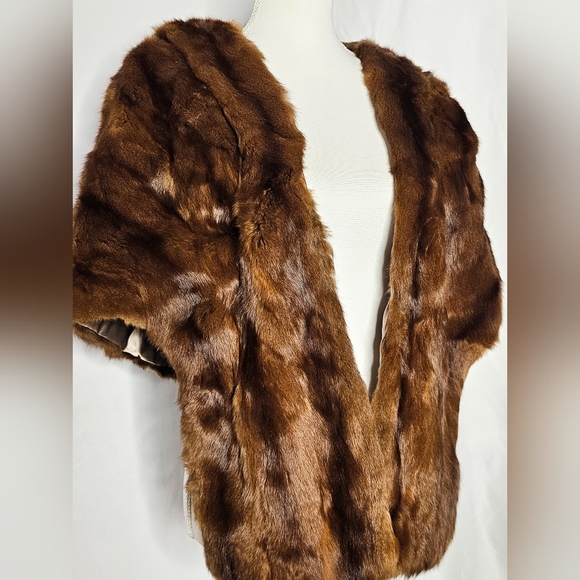 Vintage Mid Century Fur Shawl - Picture 2 of 5